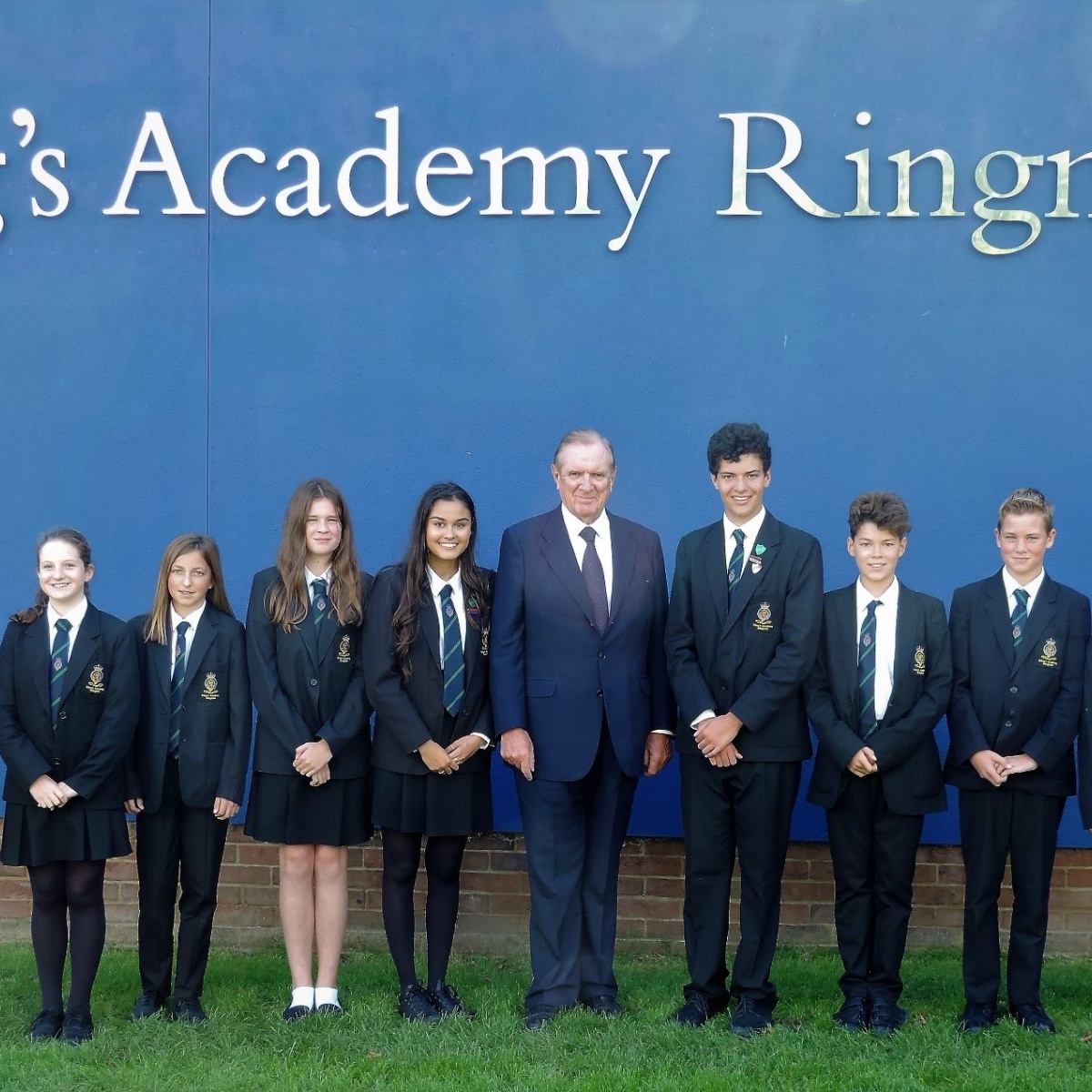 Kings academy. 6th form. разница между school sixth form г sixth form college school. мурдейл англия школа. 6th form.